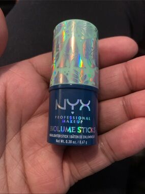 NWT NYX Biolume Stick - Avatar Highlighter